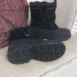 totes Shoes - Totes snow boots size 3 totes Shoes - Totes snow boots size 3